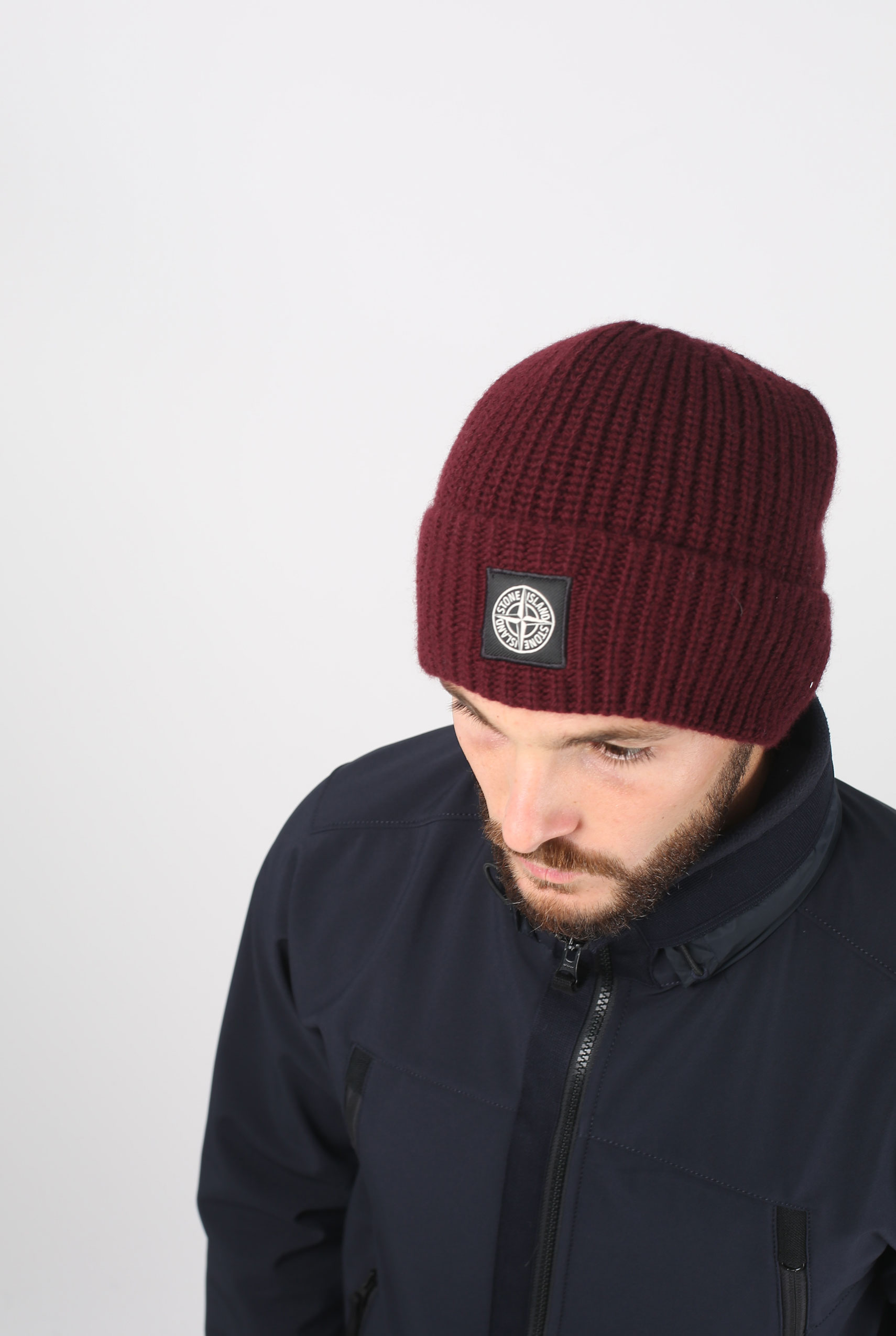 BONNET STONE ISLAND BORDEAUX 6915N10B5-V0014