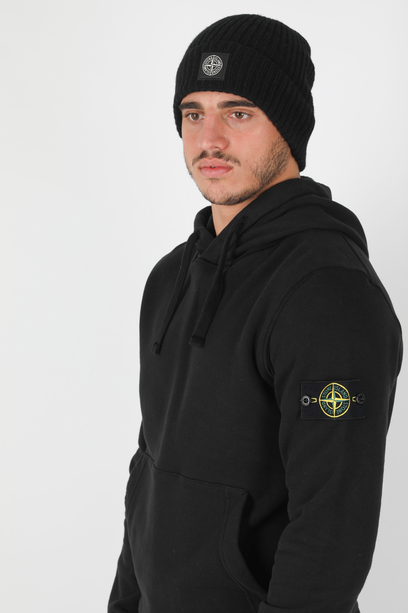 BONNET STONE ISLAND NOIR 7315N10B5-V0029