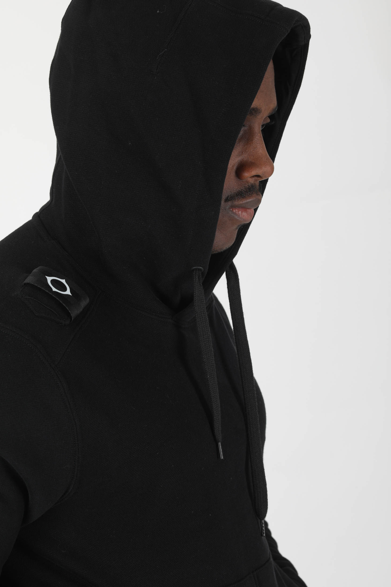 SWEAT A CAPUCHE MASTRUM NOIR MAS4465-M000