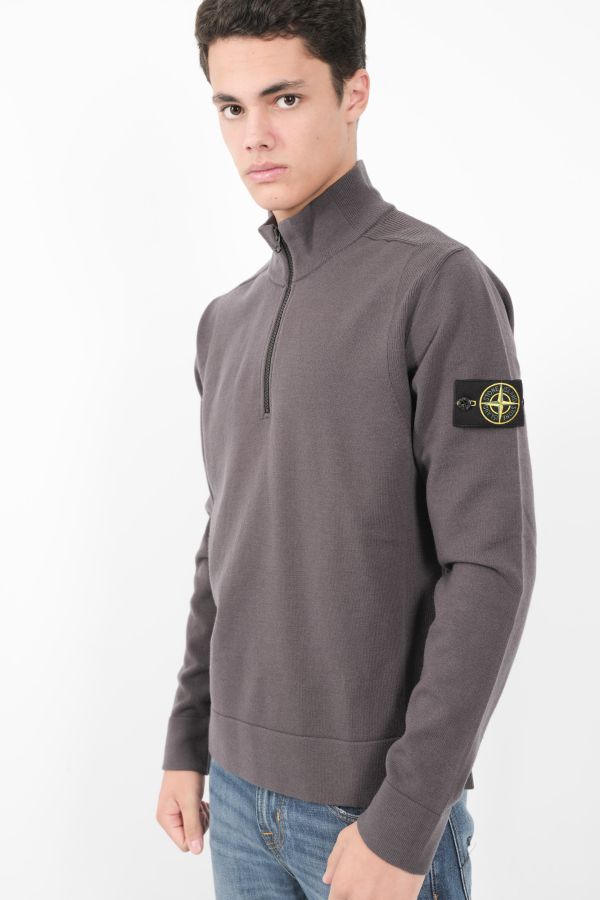 Produit PULL STONE ISLAND COL MONTANT ZIPPE EN MAILLE DE LAINE GRIS 8115521A1-V0062