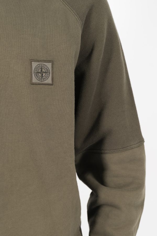 Produit SWEAT STONE ISLAND EN COOTN LOGO BRODE ET POCHES A PRESSION VERT 811560252-V0059